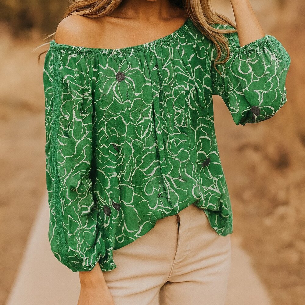 NEW Hope and Harlow Women's Floral Green Crochet Off Shoulder Blouse sz S Beachy